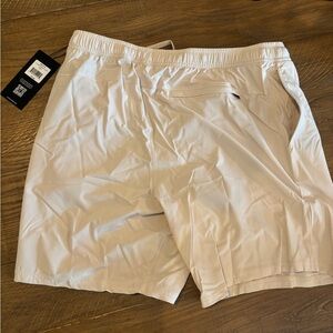 Cuts Clothing shorts size L in Clay